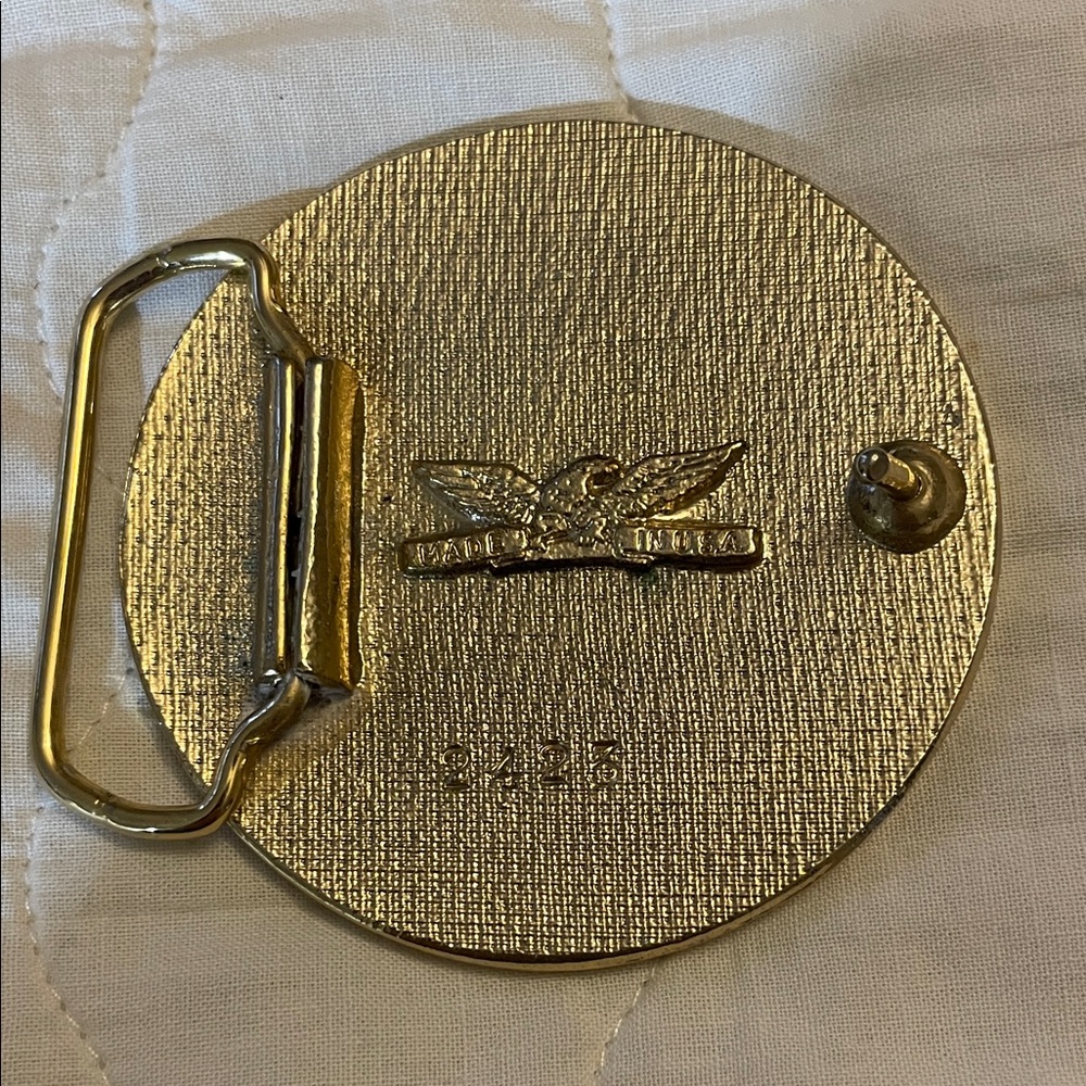 Vintage United States Marine Corps Red and Gold Belt Buckle - Picture 2 of 6